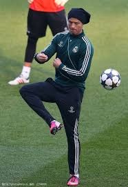 为什么彩票被戏称为“智商税”？深度解析极低胜率的数学逻辑。（彩票缘何被贴上“智商税”标签？从数学视角拆解微乎其微的中奖概率）